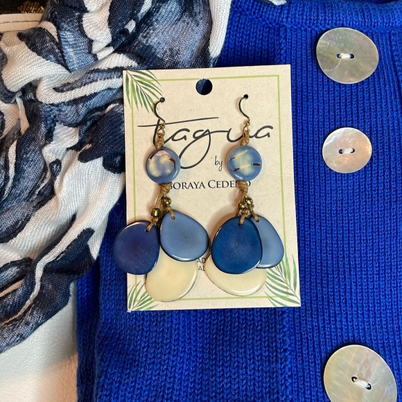 Beautiful Earrings Tagua by Soraya Cedeno - Picture 8 of 8